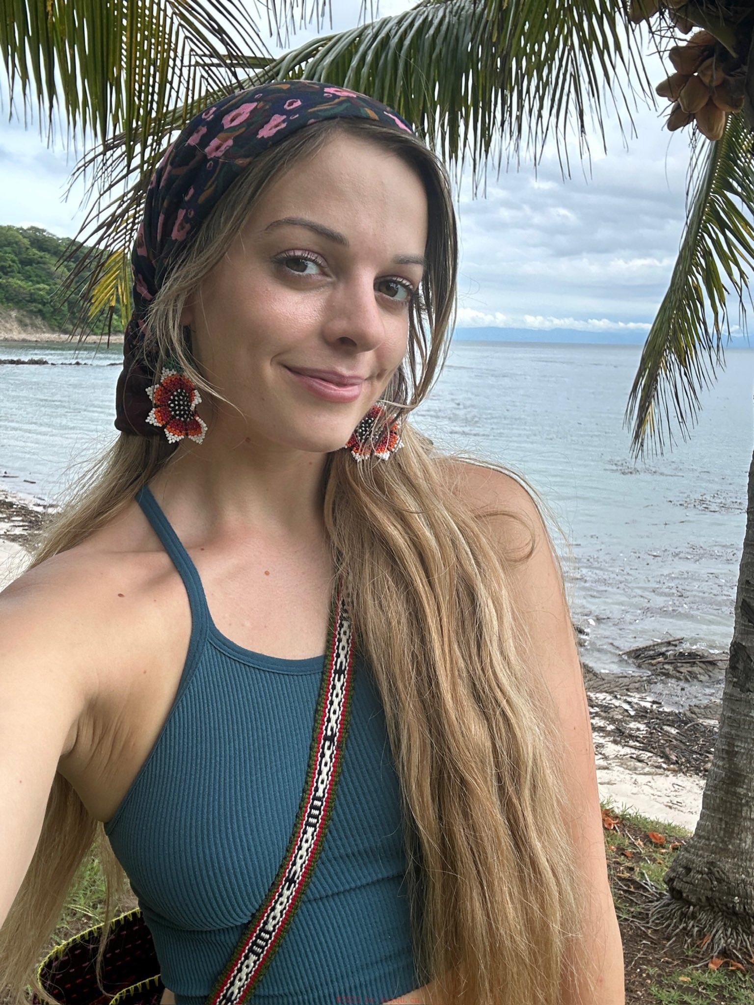 22岁欲女口述啪啪啪时对g点高潮的狂热