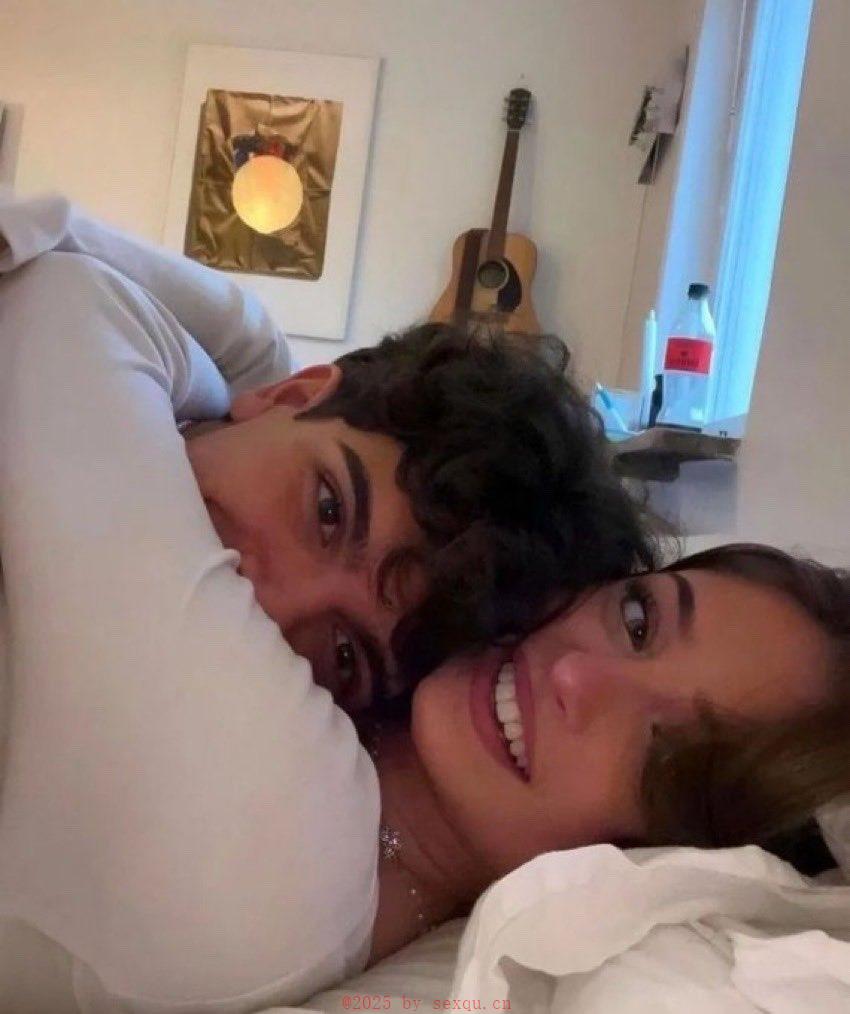 想拥有激情性爱喝咖啡再亲热