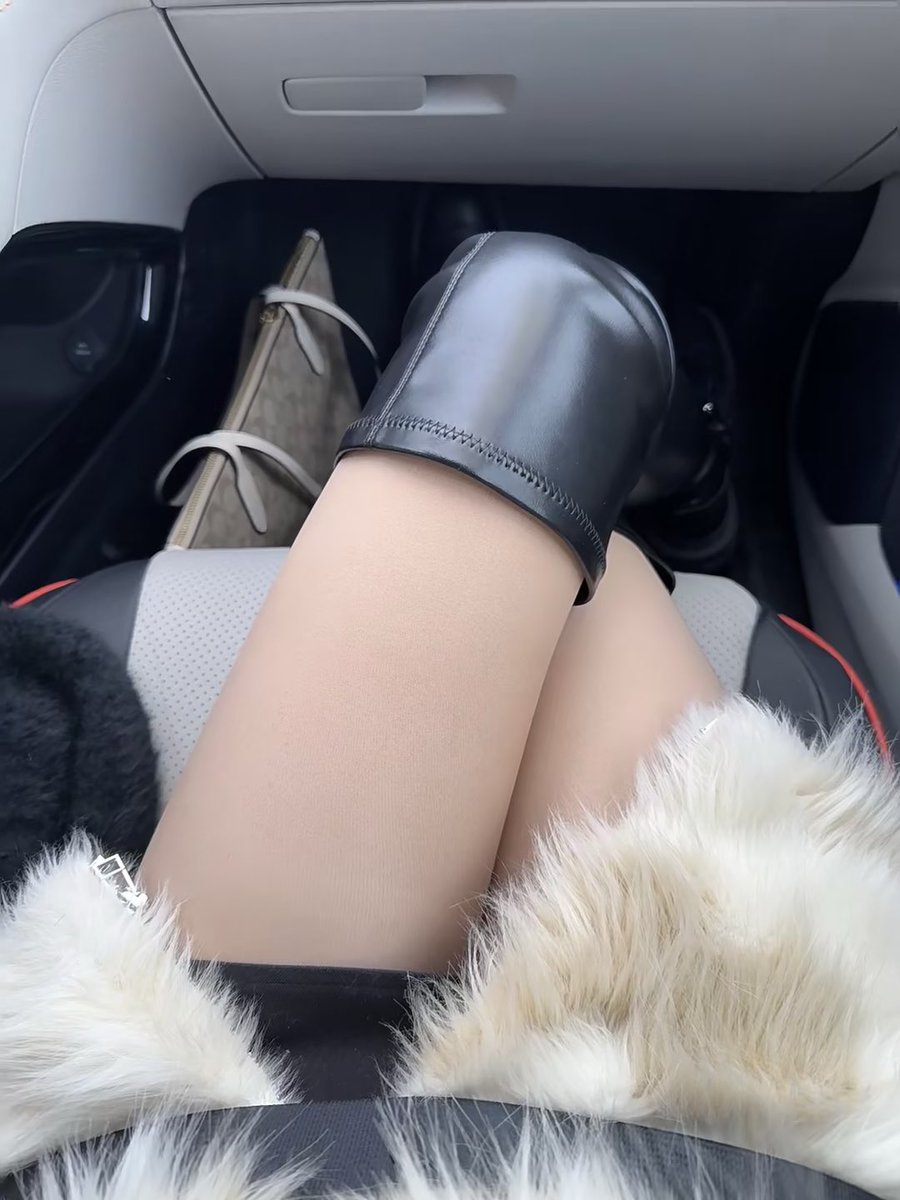 浴室内,我体会到前所未有的高潮快感