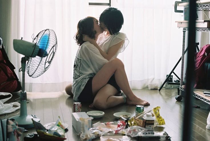 亲热时妹子闹出“动静”是为啥